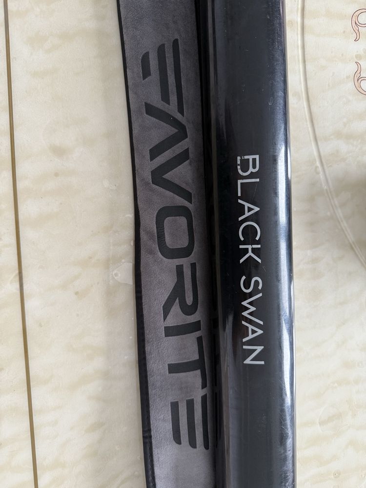 Спиннинг Favorite BLACK SWAN