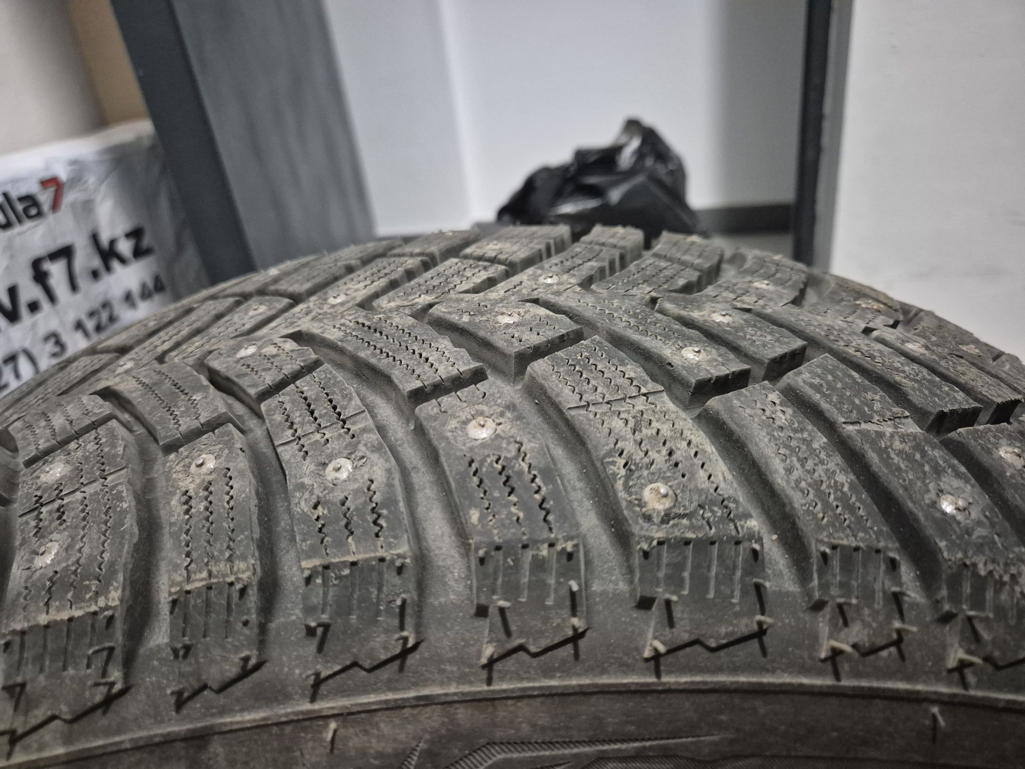 Зимние шины  NEXEN Winguard Winspike 3 225/60 R18 100 T  с шипами