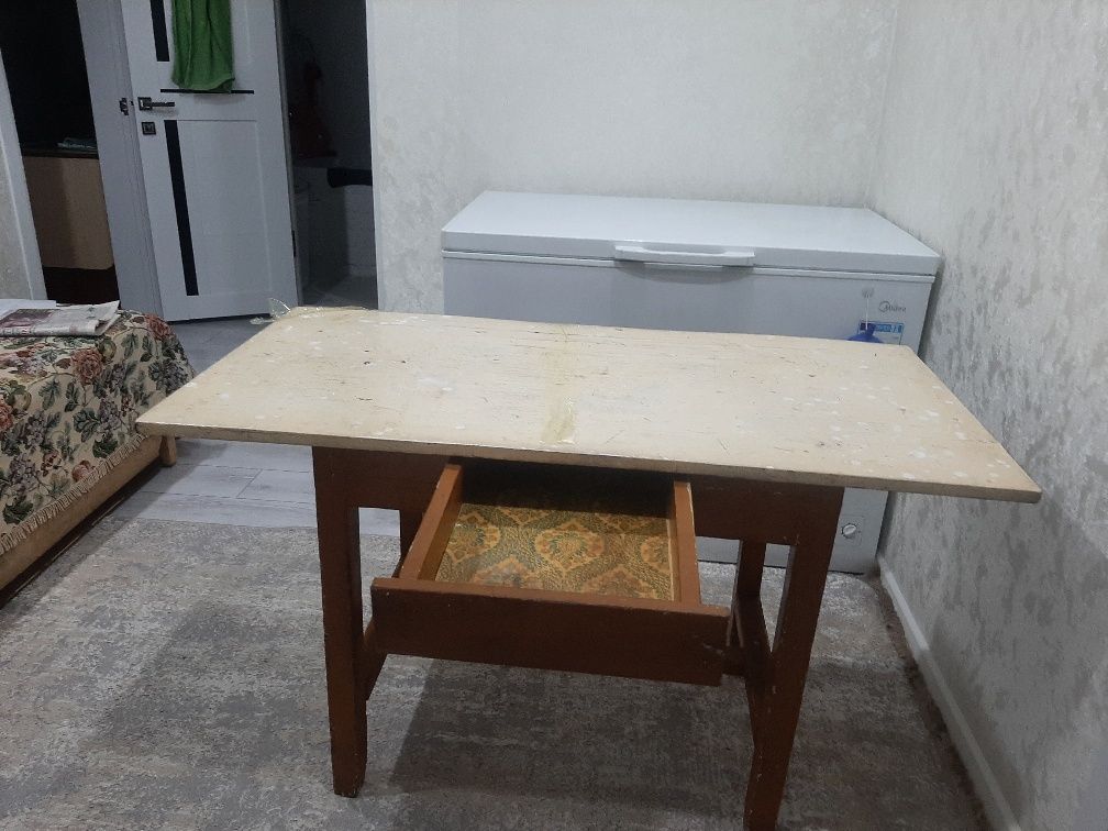 Стол  кухонный размер 120 × 60