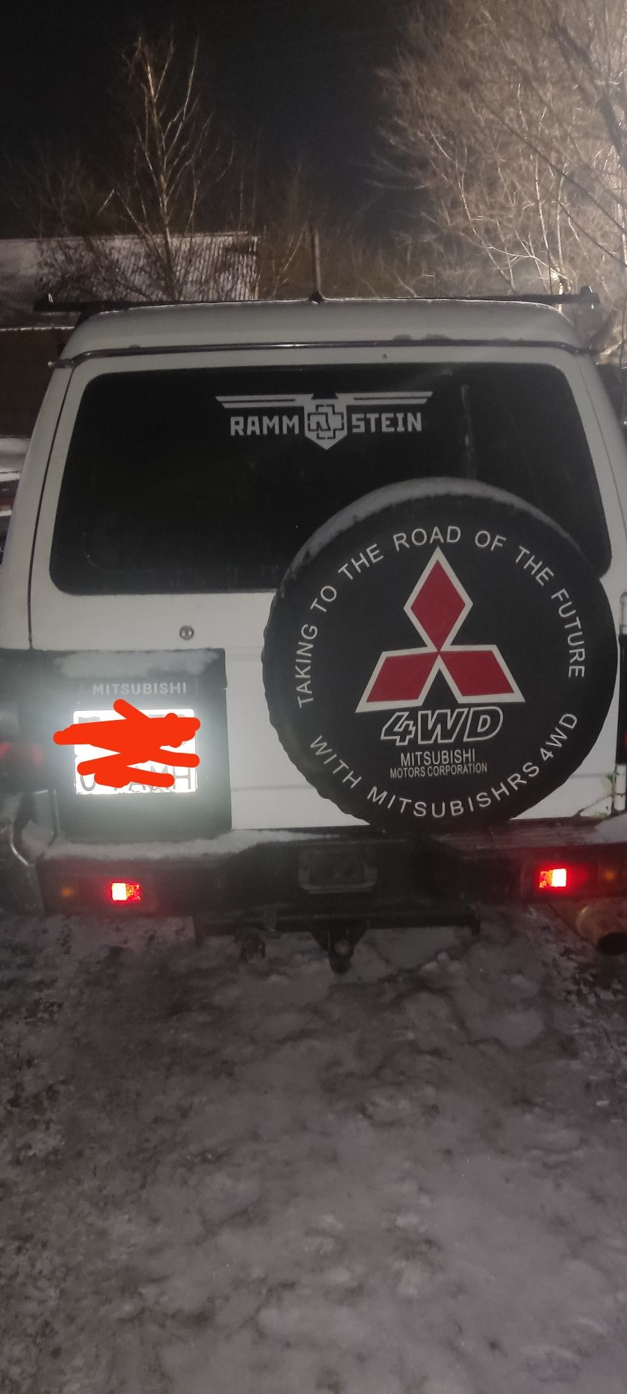 Автомобиль поджеро,2