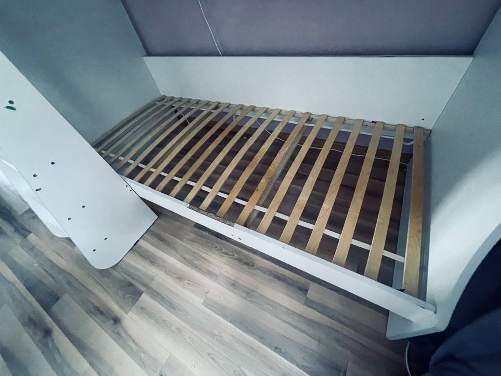 Продам двуярусную кровать