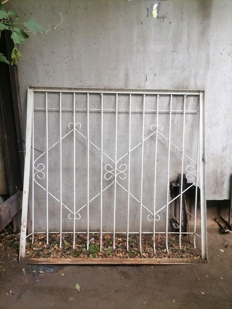 Продам решетку на окна