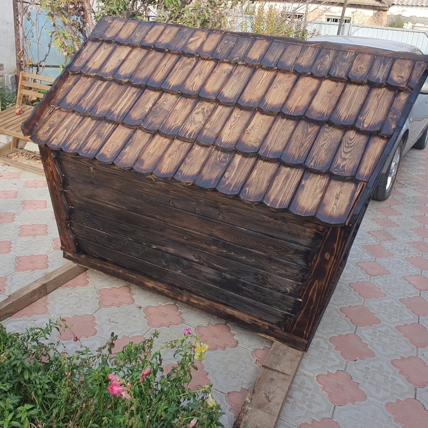Будка для собак крупных пород