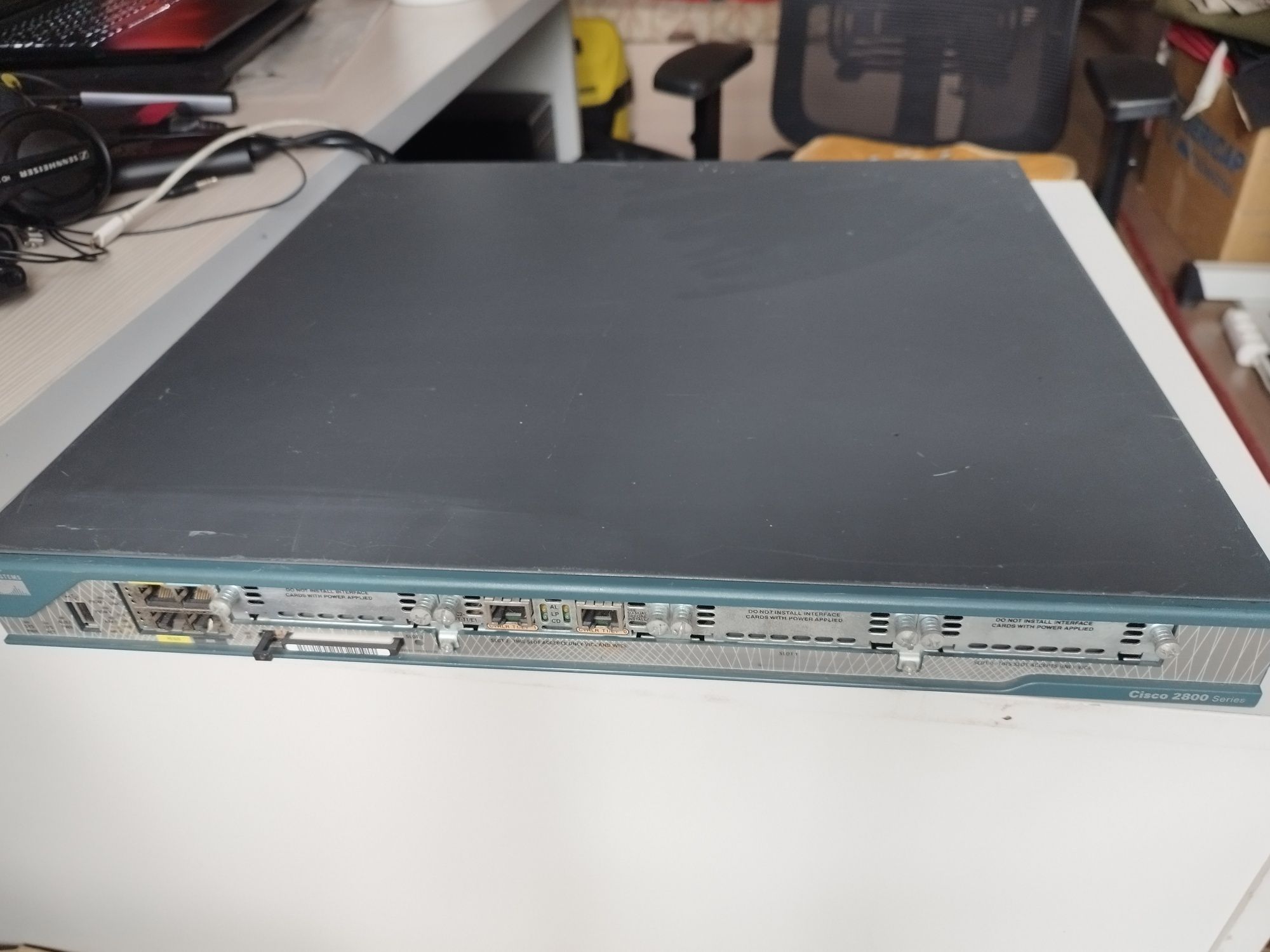 Продам маршрутизаторы CISCO