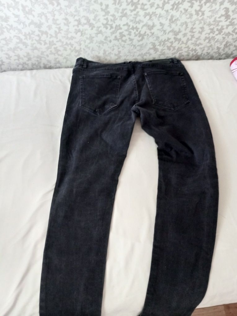 Джинсы zara мужские,черные