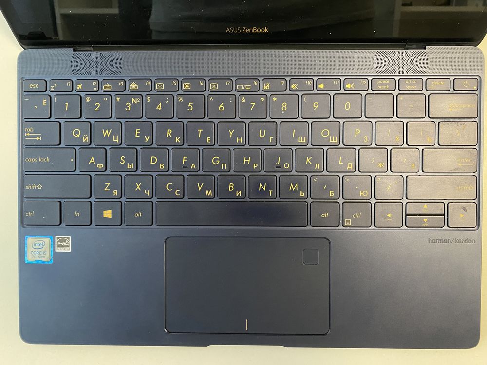 Ноутбук Asus Zenbook UX390U. Монитор не рабочий