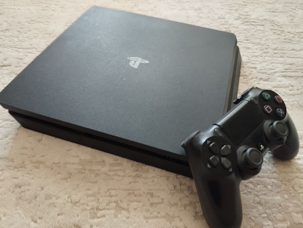 Продаю пс 4 слим + игры в подарок