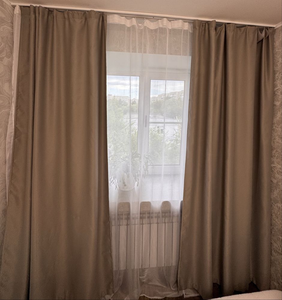 Продам комплект штор блэкаут вместе с тюлью, размер 300*250, шторы