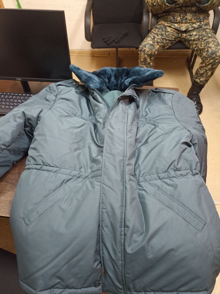 Продам куртку утепленную