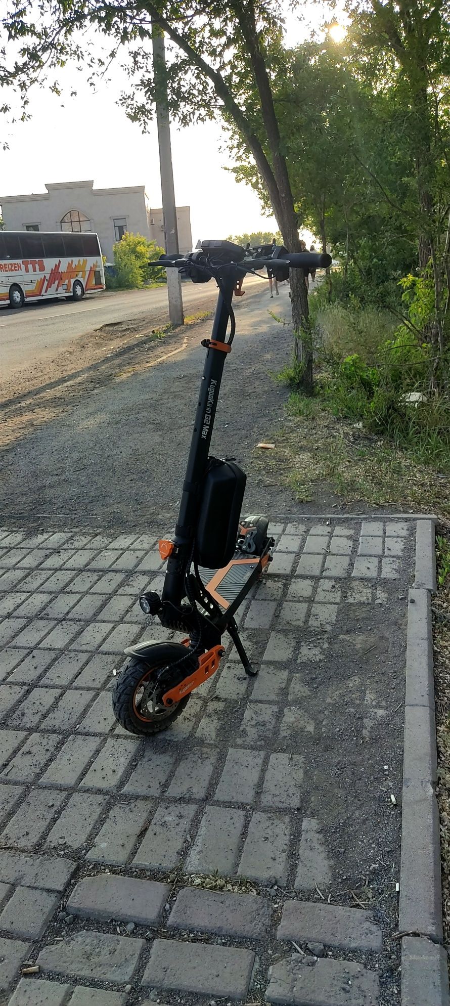 Продам электро самокат kugoo g2 max 2025