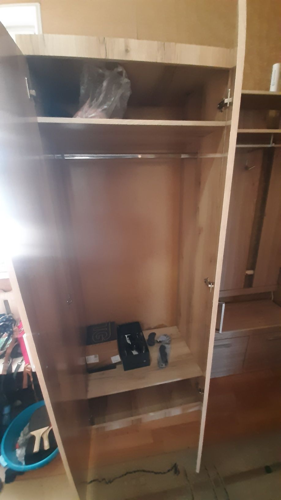 Продаётся  шкаф для прихожей