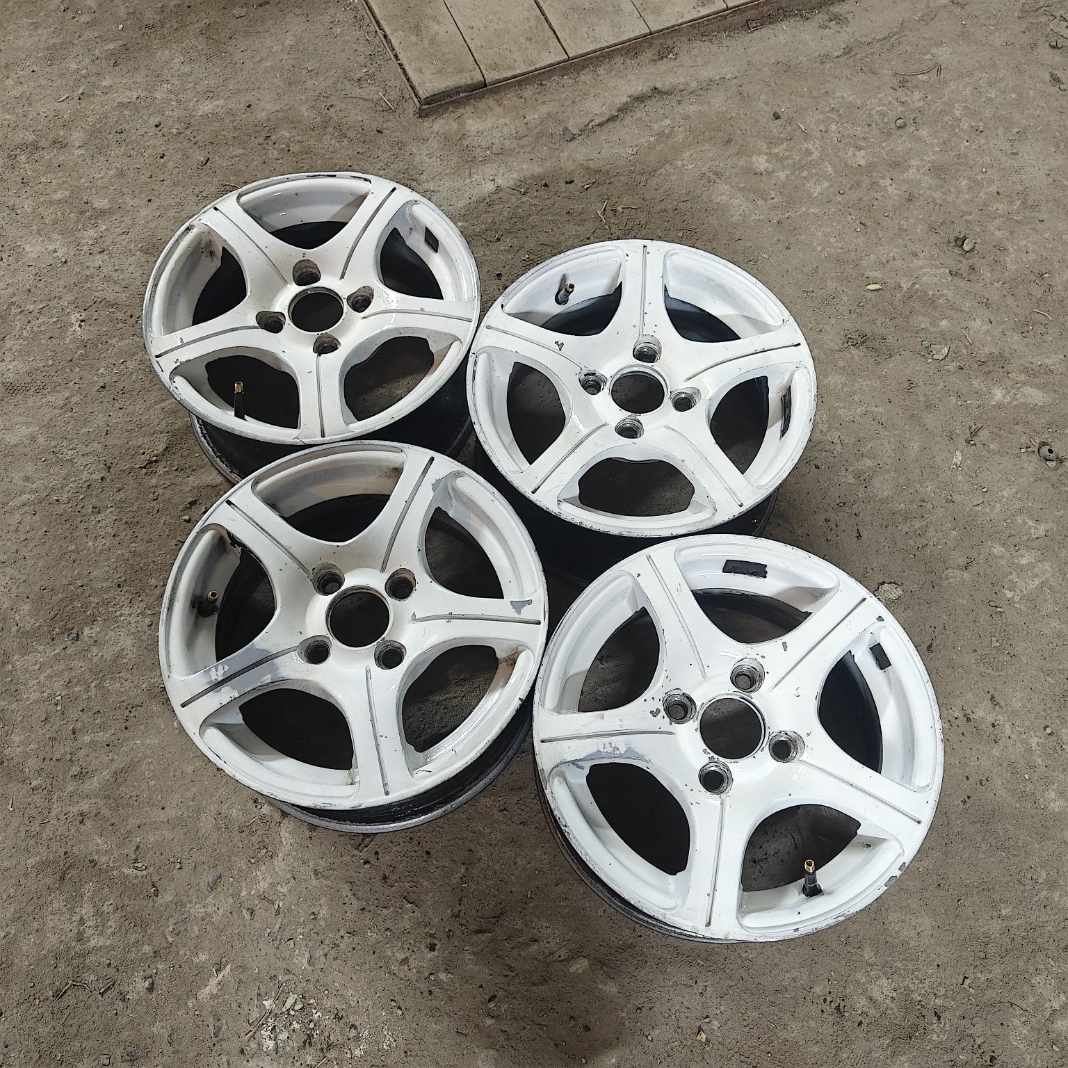 R13 PCD 4 *100 Комплект легкосплавных дисков