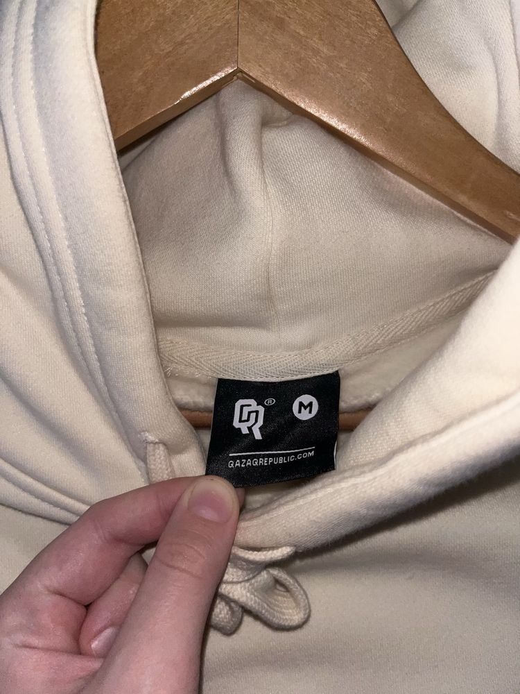 Продам толстовку с капюшоном qr