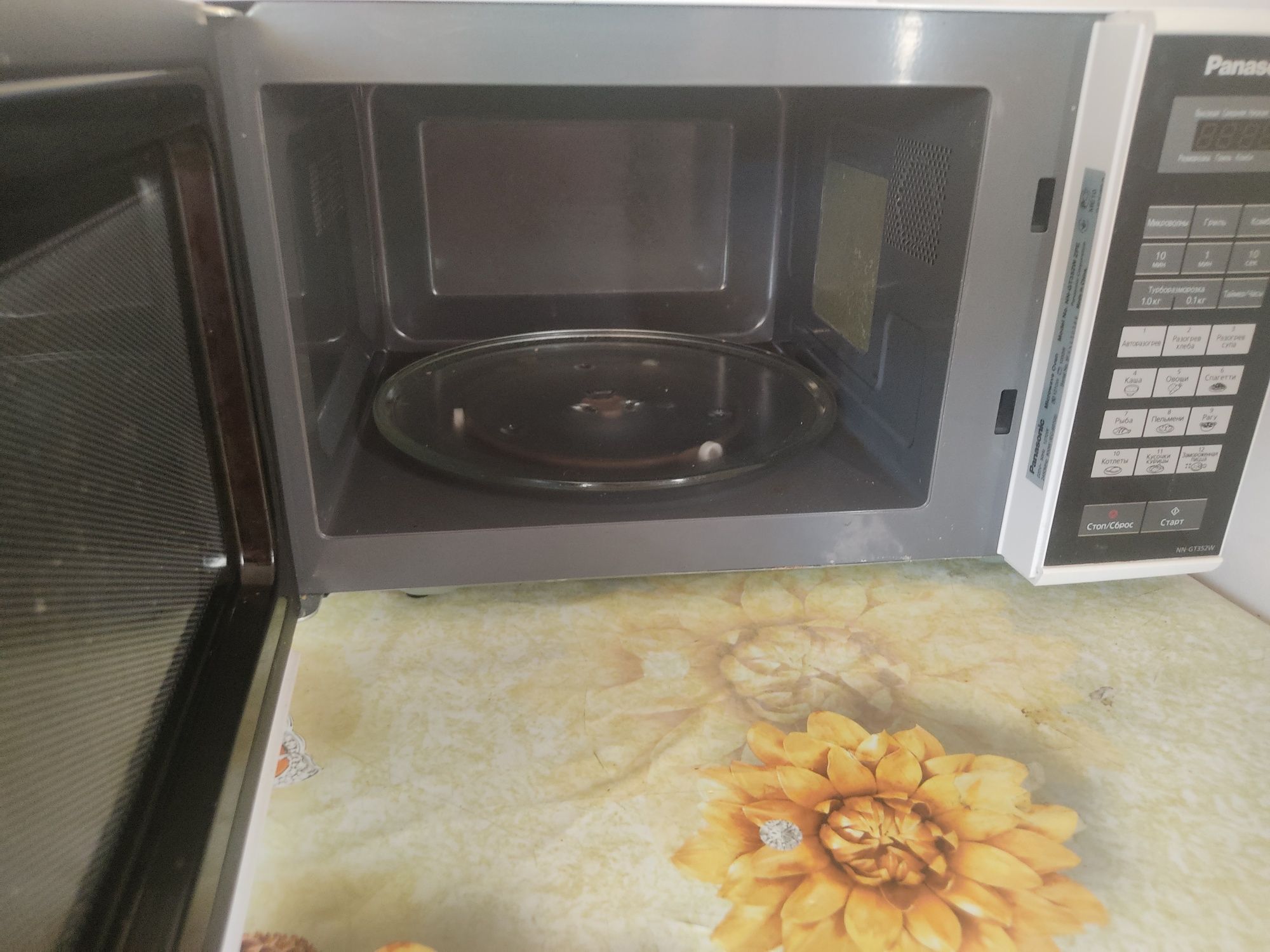 Продам микроволновку  Panasonic за 30.000 тг