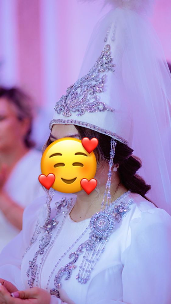 Продом сводебное платье и платье на узату с месте саукелеи кальцом