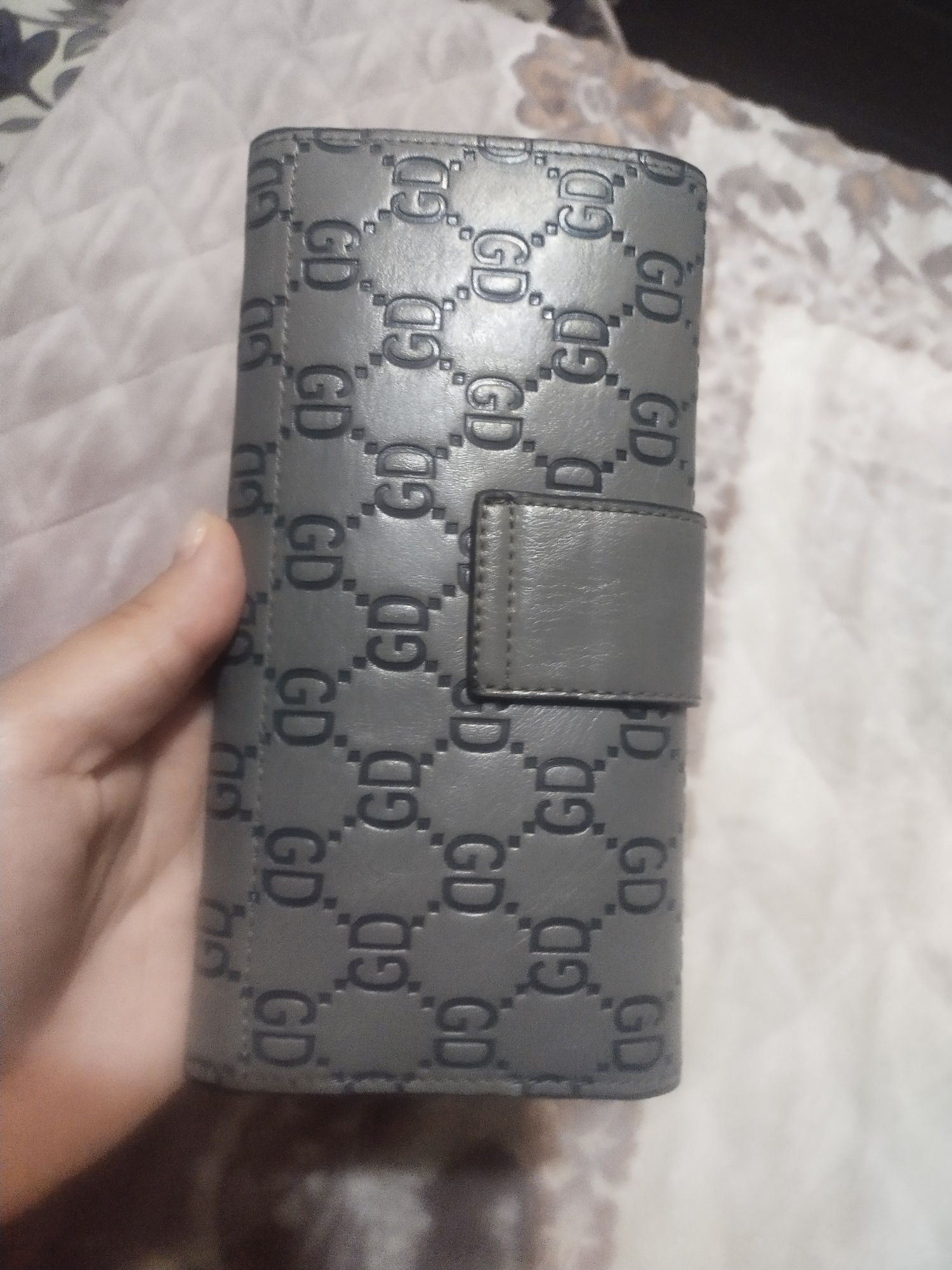 Срочно продам женский кошелек