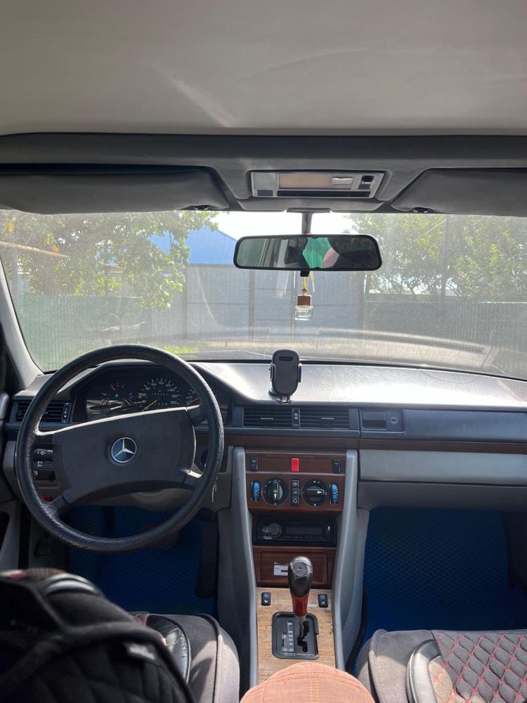 Mercedes Benz  124