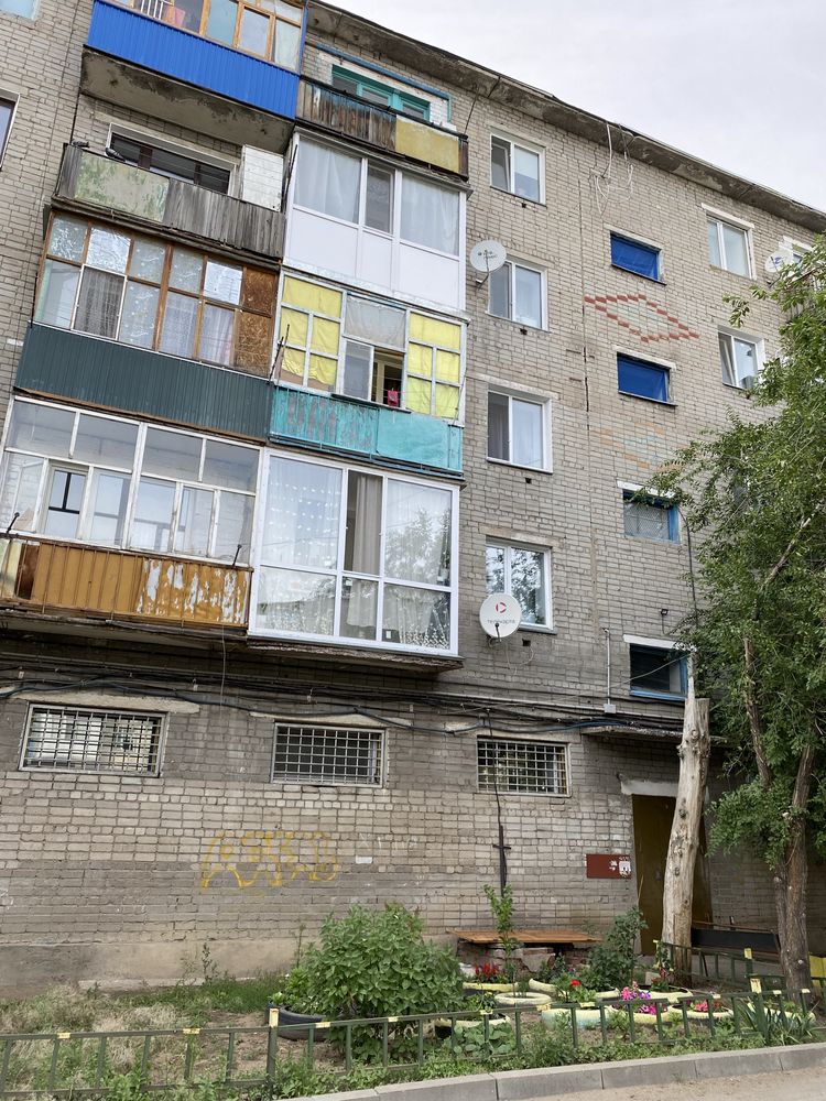 Продам 2-х конм. квартиру г.Аксу Павлодарская область