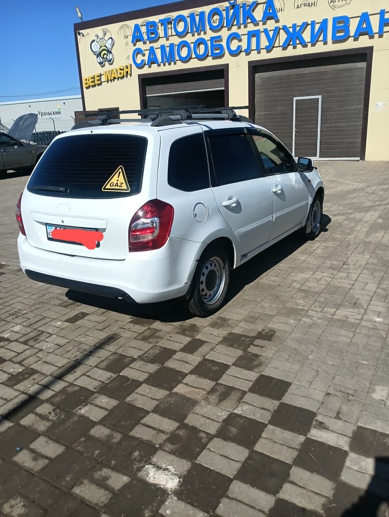 Продам авто Калина 2.2014года.Газ-бензин отметка в тех.паспорте есть