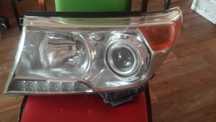 Одна фара передняя левая Land cruiser 200 в отличном состояний