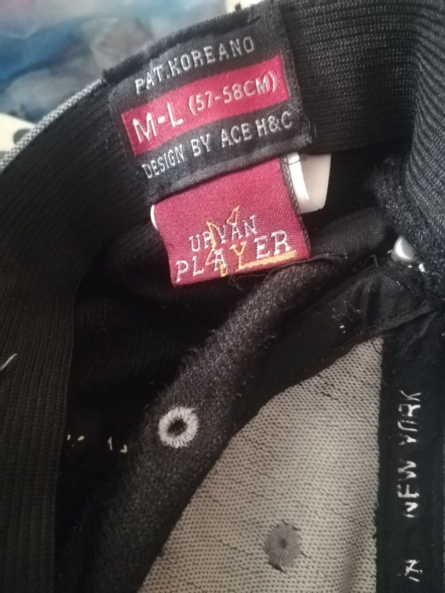 Жёлтая бейсболка Nike. И серая-Корея. 1800тг.