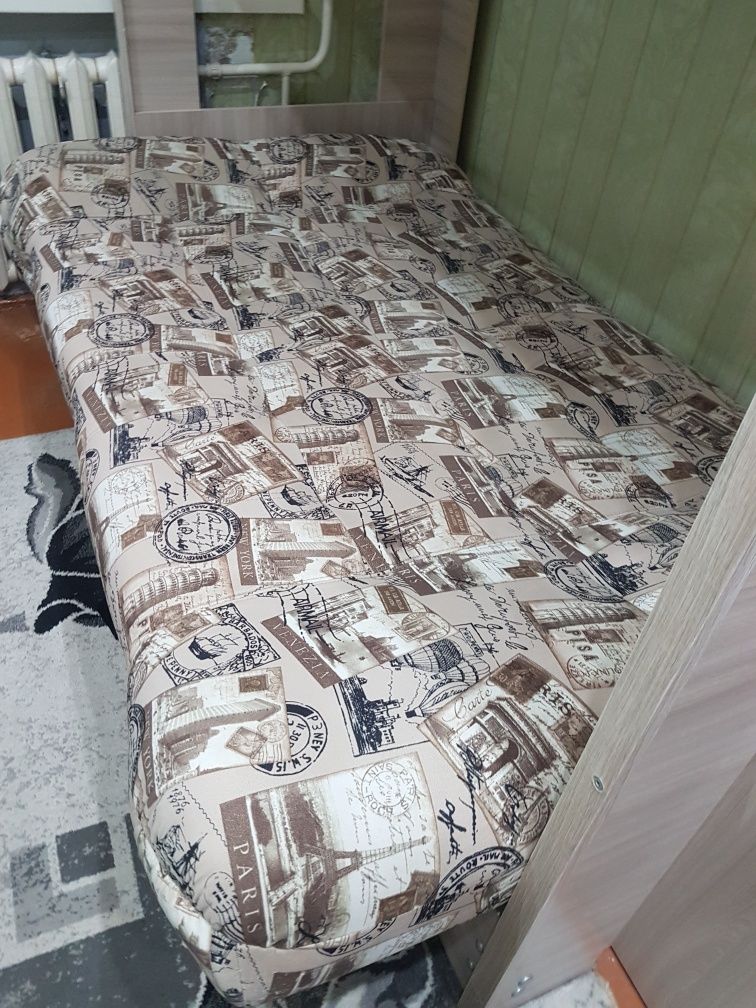 Двуспальная кровать