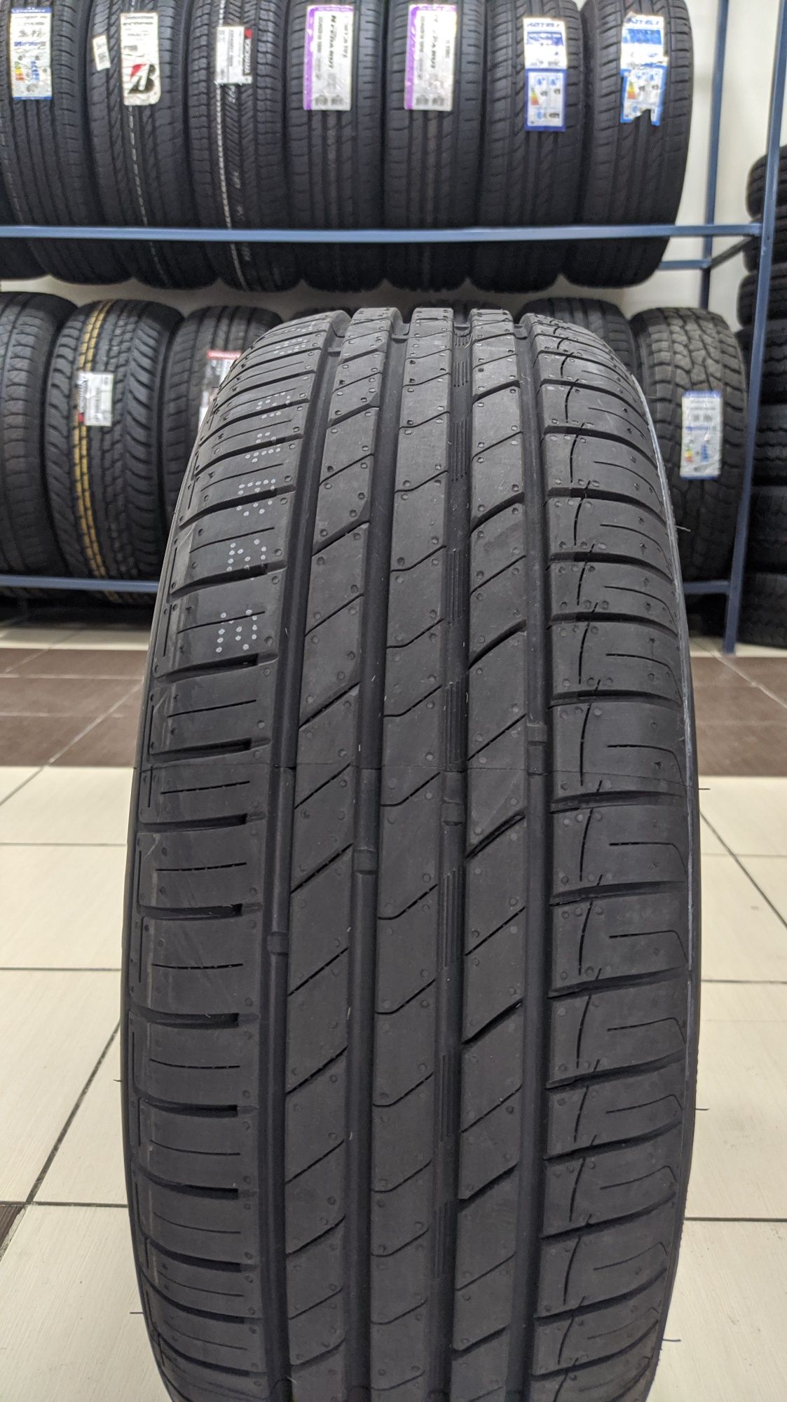 185/55R15 Roadx Китай