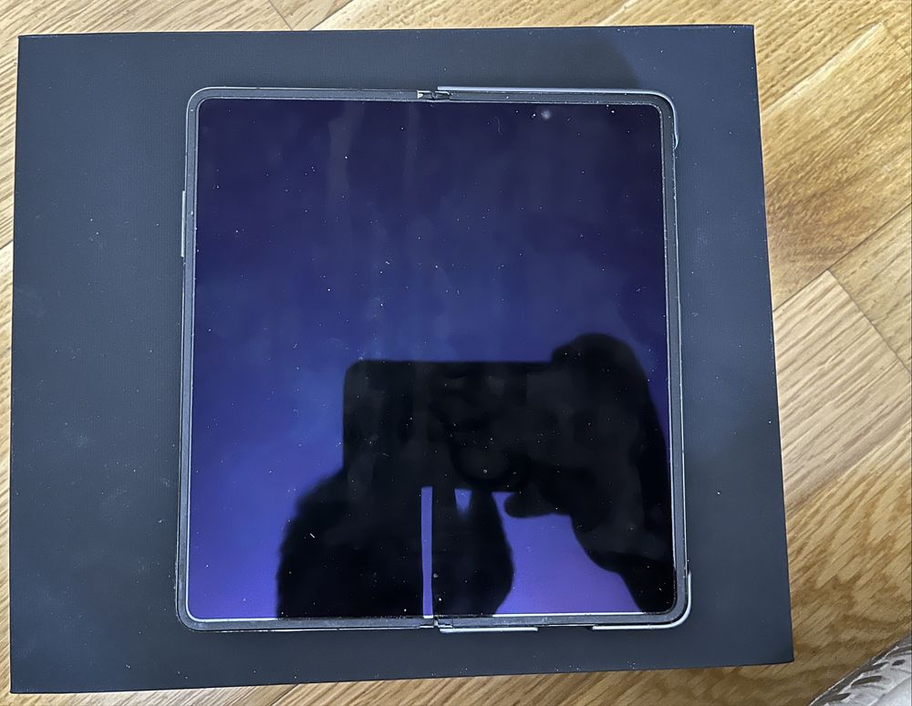 Продам смартфон Honor Magic V2