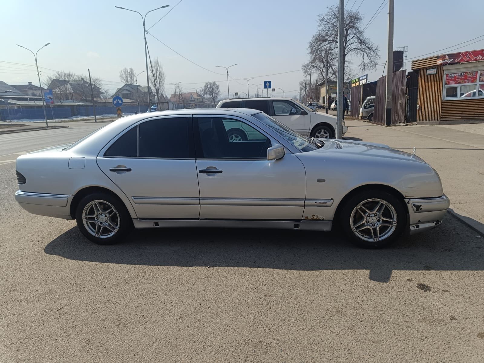 Срочно продам Мерс Лупар