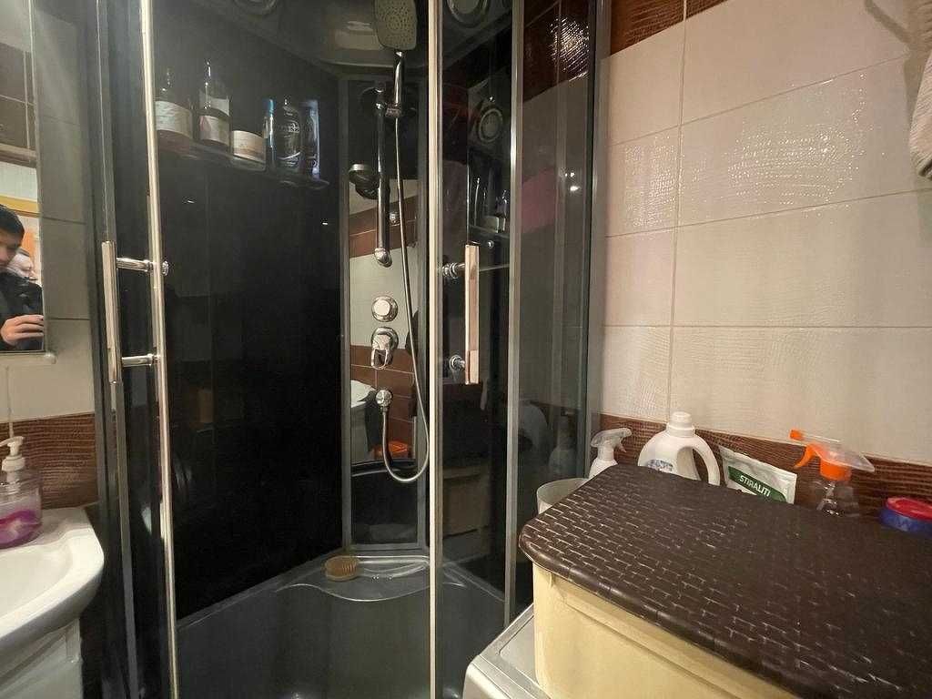 Продам просторную 6 ком квартиру. Достык Молл