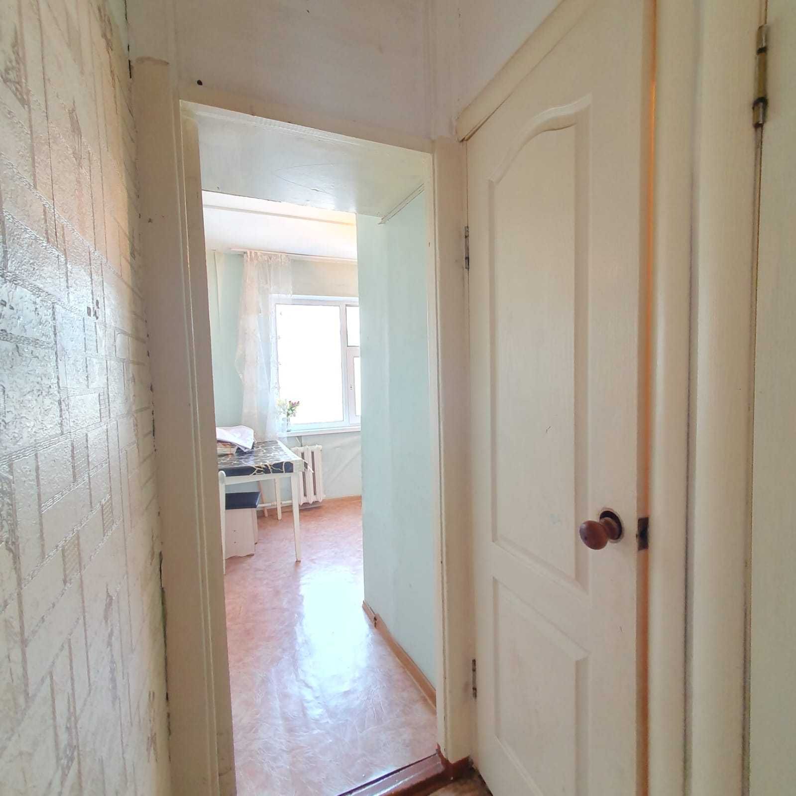 Продам 2х кв. по пр.Абая, этаж 3/5, "распашонка", квадратура 48м2!