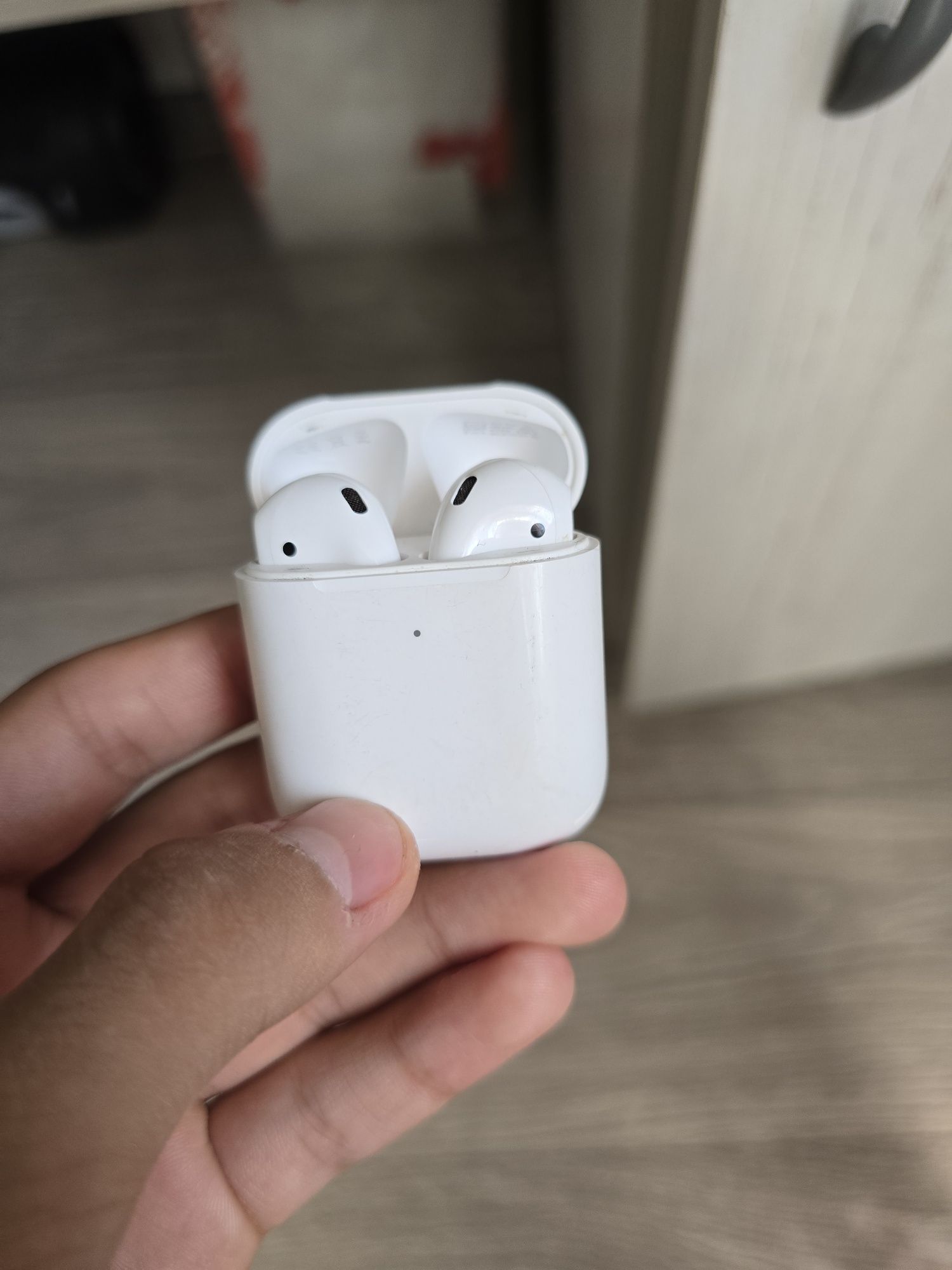 Airpods 2 поколения