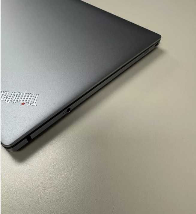 Lenovo ThinkPad Z13 Gen1 AMD Ryzen 7 PRO 6860Z 32/1TB OLED 2K 13.3