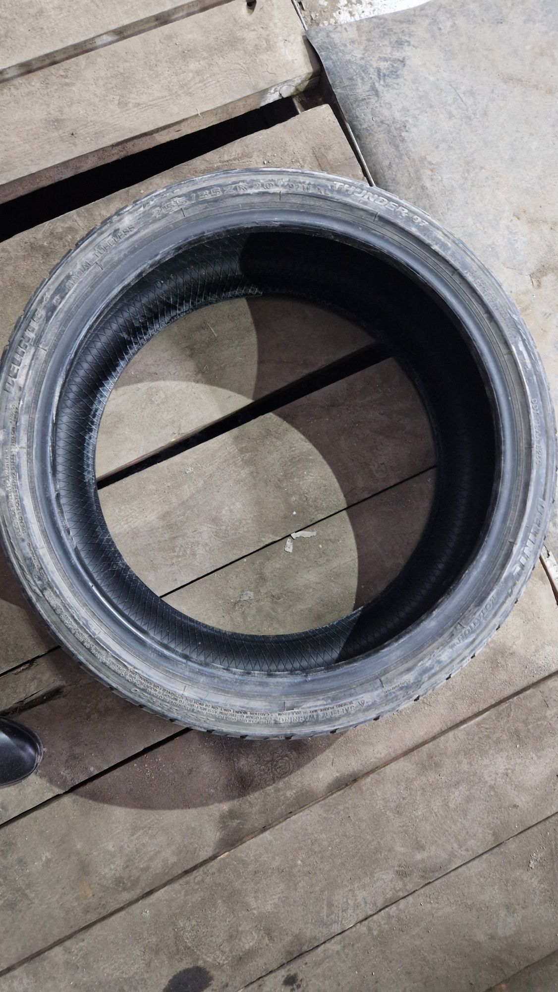 Продам одно колесо, размер 255.35r20