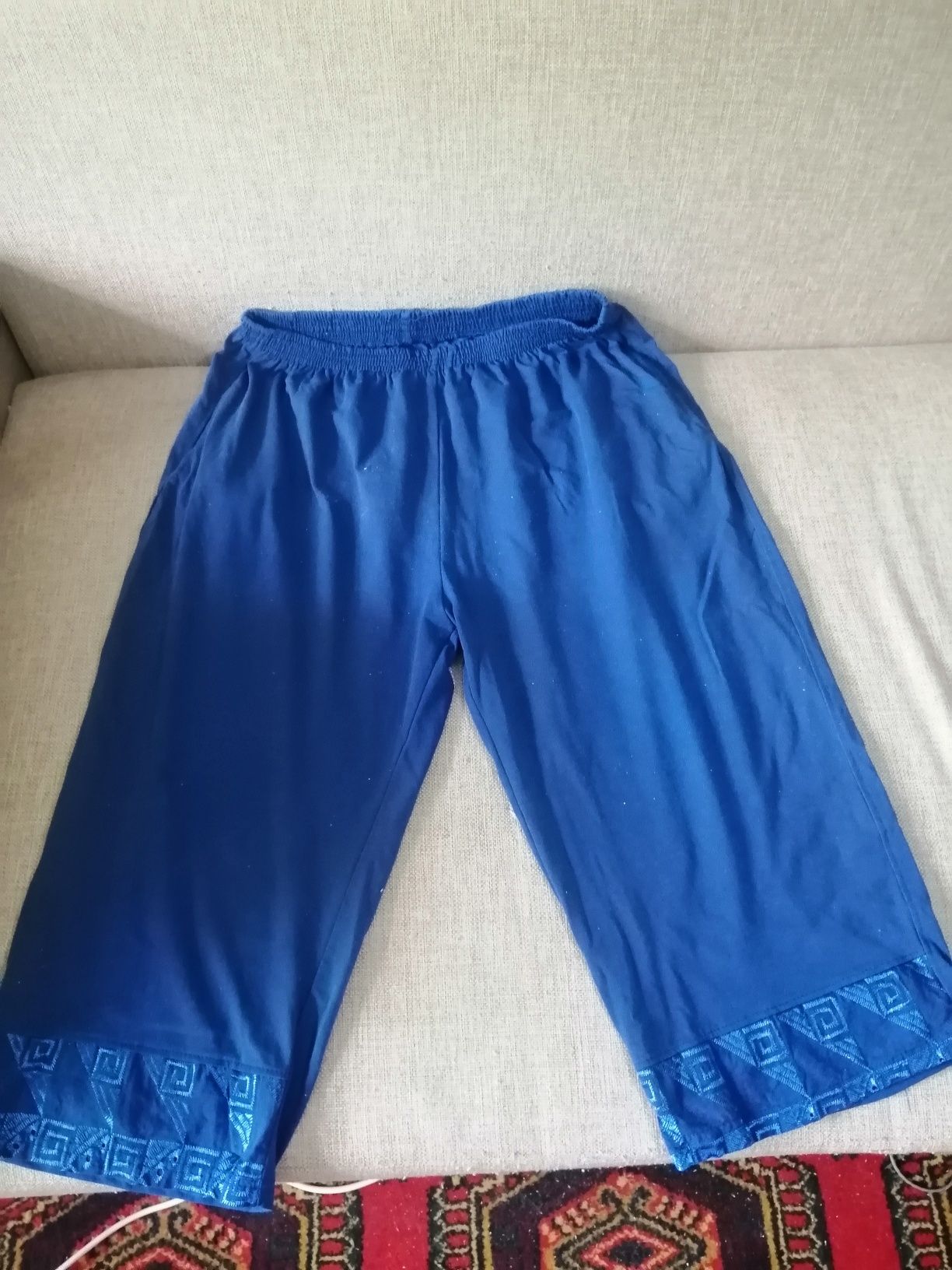 Продам одежду куртки, спорт кастюмы, ветровки