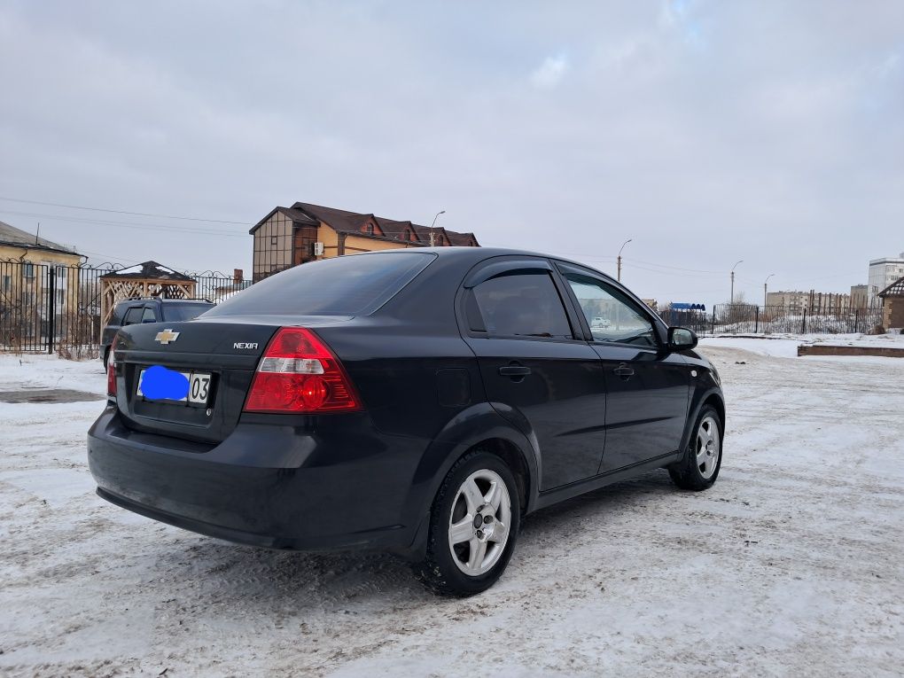 Шевролет нексия.