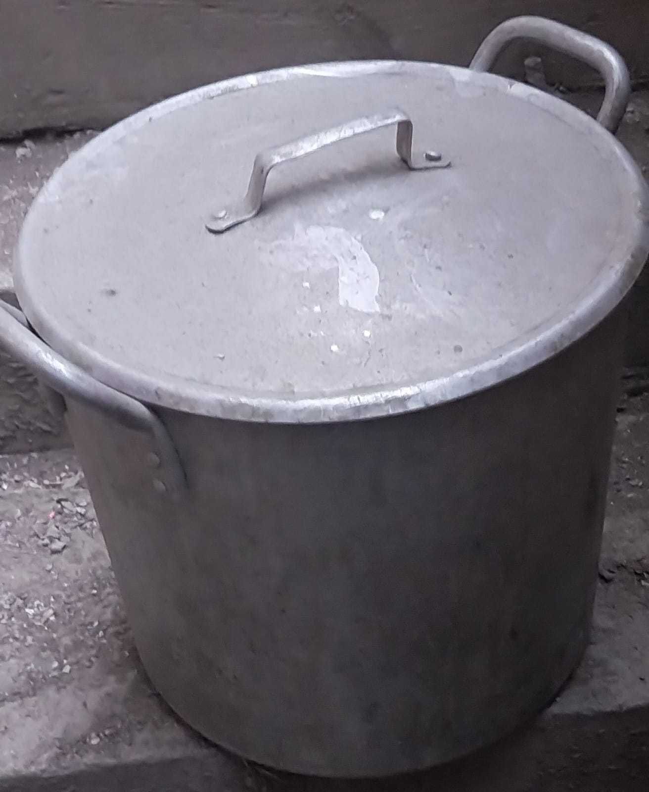 Продам 20 литровую кастрюль, 5000тг.