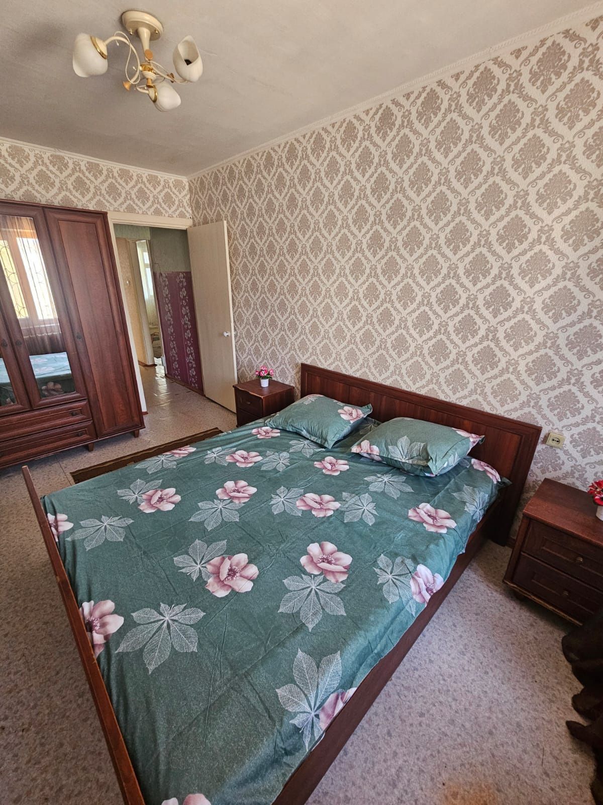 Сдается квартира,чистая,уютная,в центре города. Первая аптека.