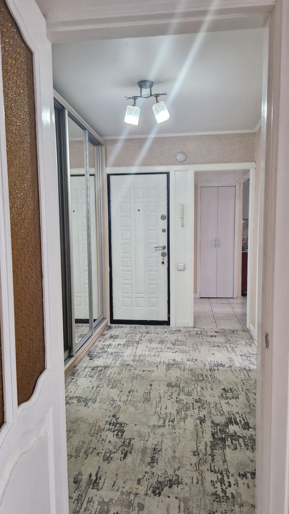 Продается 3комнатная квартира в р-н ТЦ"Байтерек",по ул.,Н.Назарбаева,.
