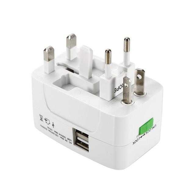 Универсальный переходник адаптер с двумя USB портами туристический.