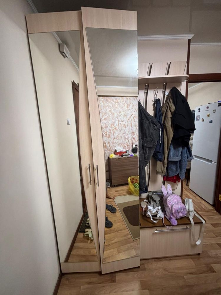 Продам прихожую 40.000
