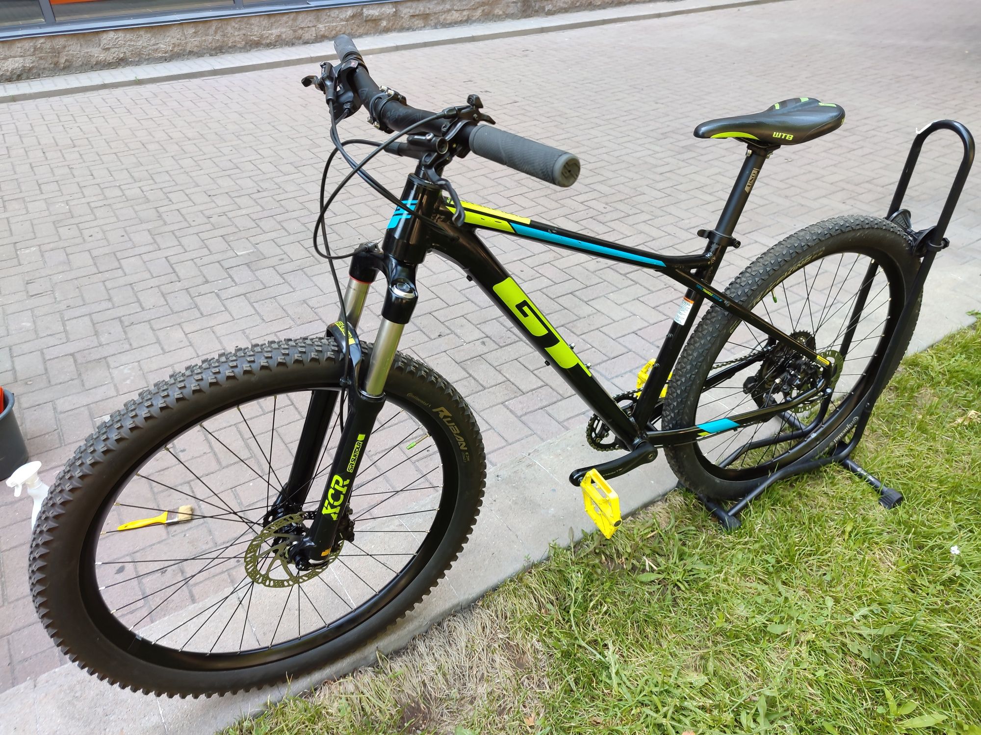 Велосипед giant трек GT avalanche 27,5 размер М