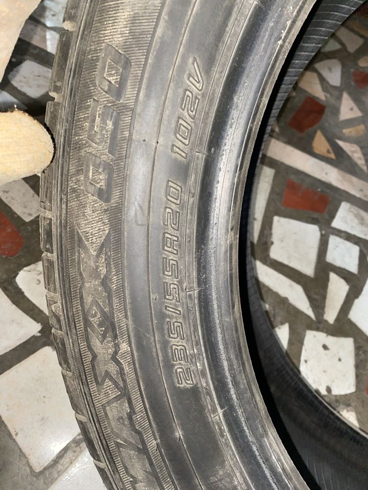 Шины 235 55 R20.
