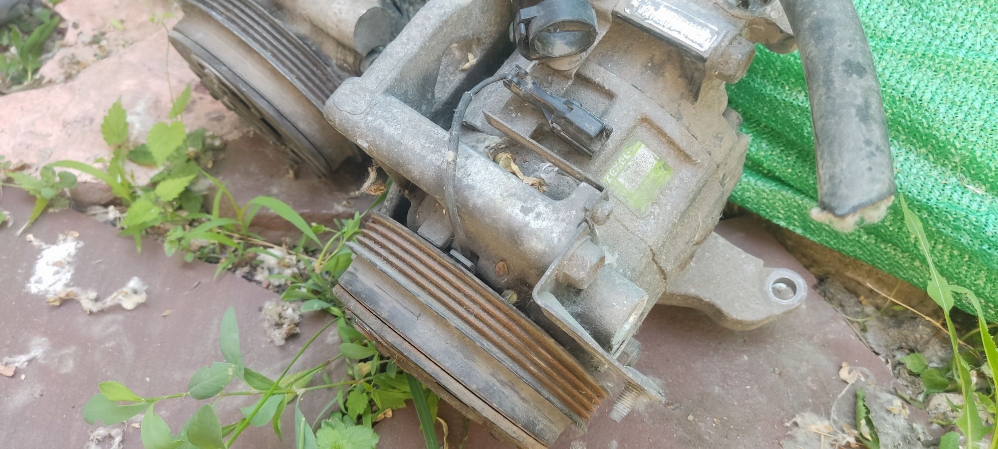 Компрессор кондиционера Subaru Forester SF5 EJ205 Марка: S