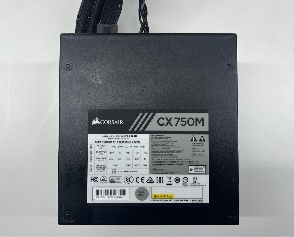 Блок питания Corsair CX750M 750W в хорошем состоянии