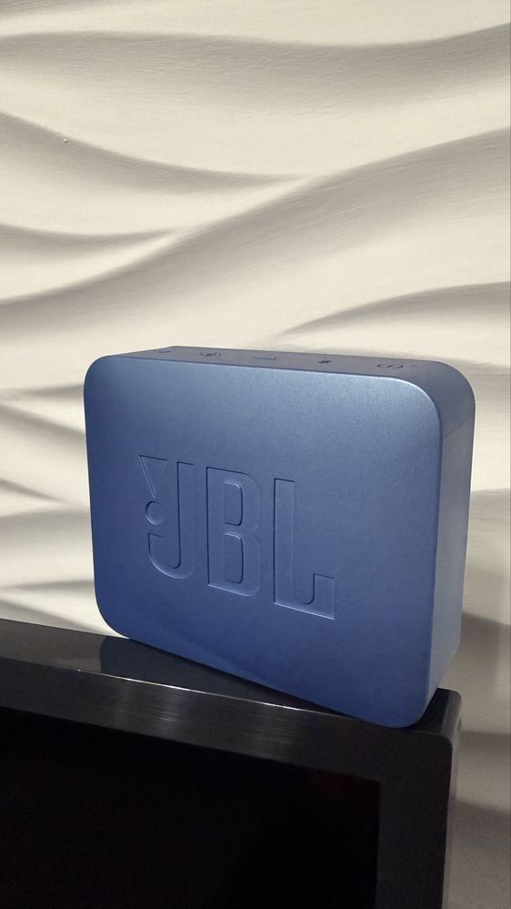 Колонка Jbl Essential go