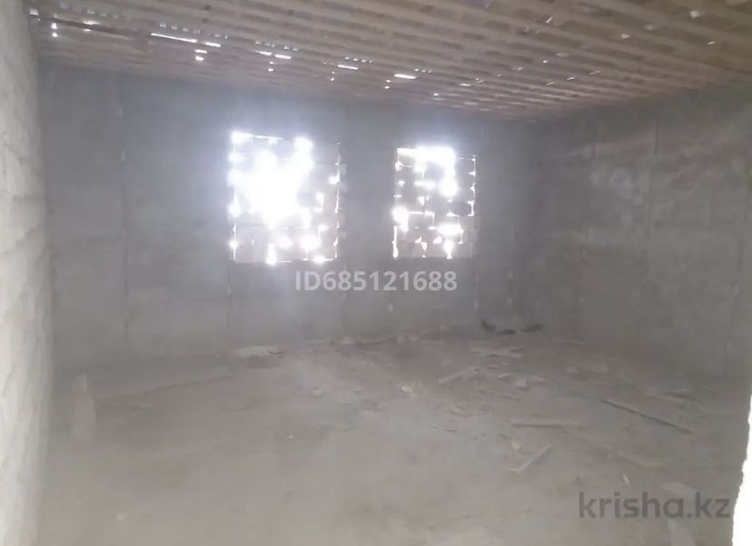 Еркінқала-2 толығымен бітпеген 12×13 өлшемде 5 бөлмелі үй сатылады.