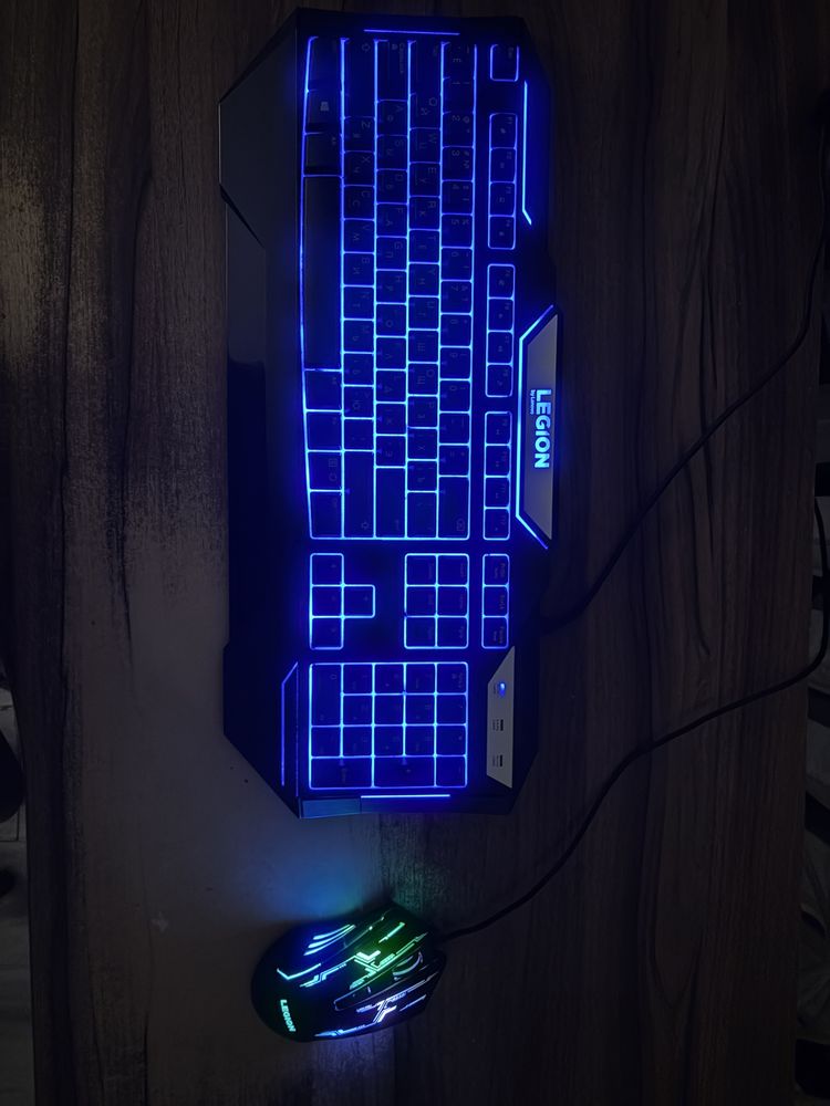 Игровая клавиатура и мышь Lenovo Legion