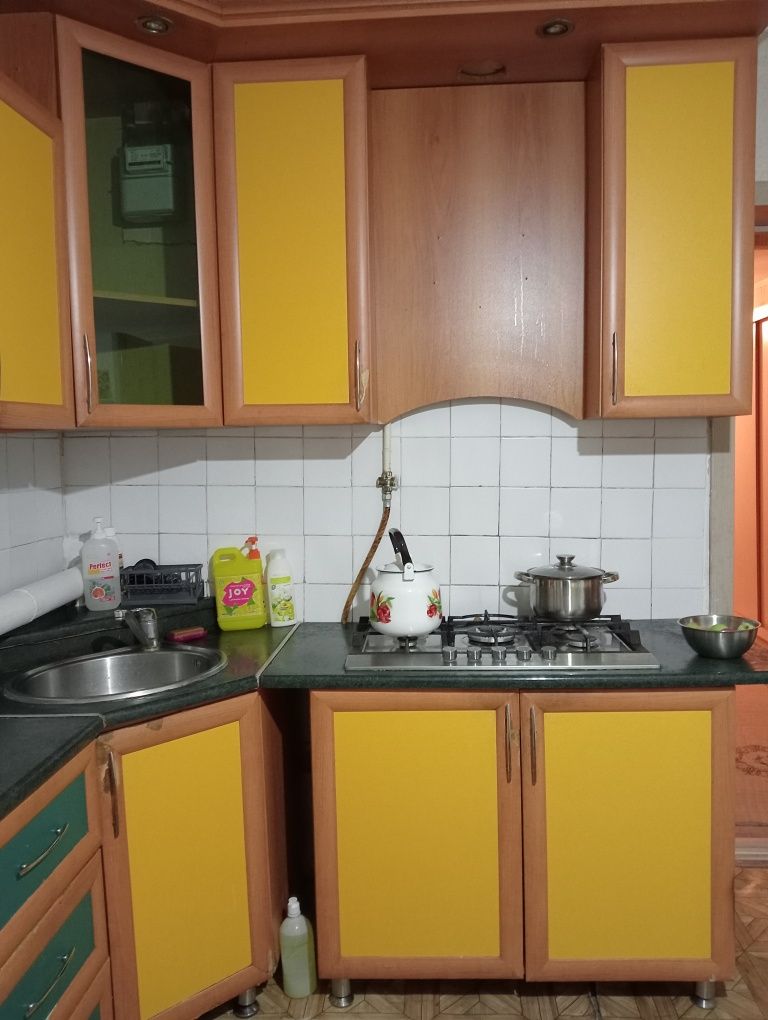 Продам кухонный гарнитур б/у
