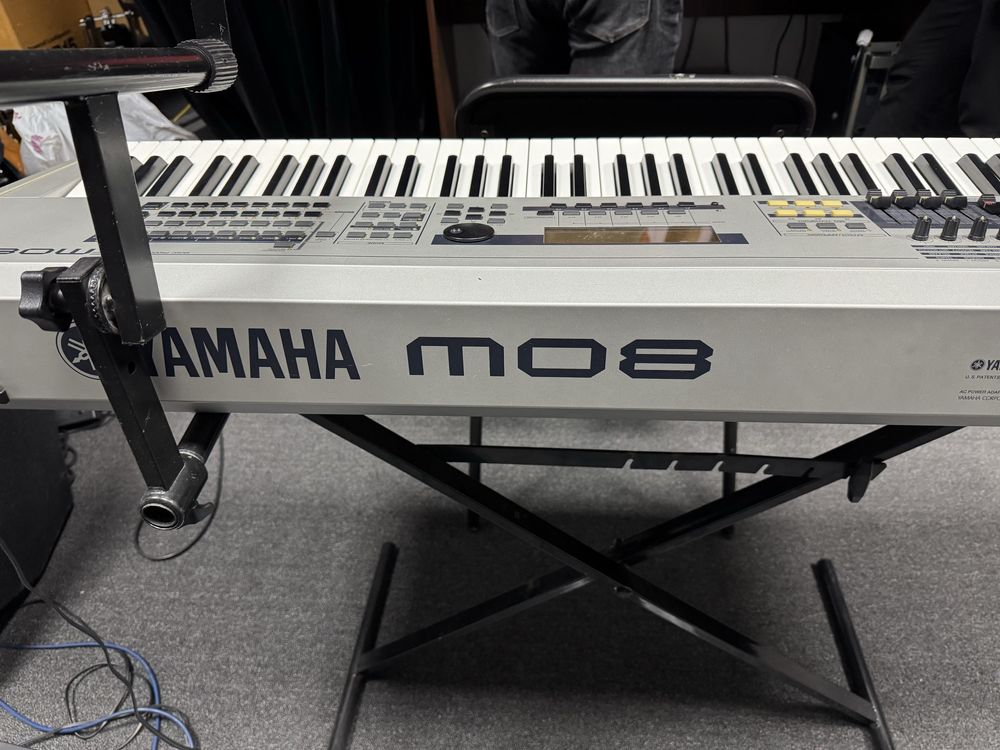 Синтезатор, рабочая станция YAMAHA MO-8 в отличном состоянии!